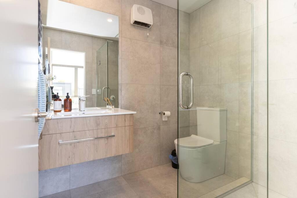Inner City Luxury With Free Parking Christchurch Exteriör bild