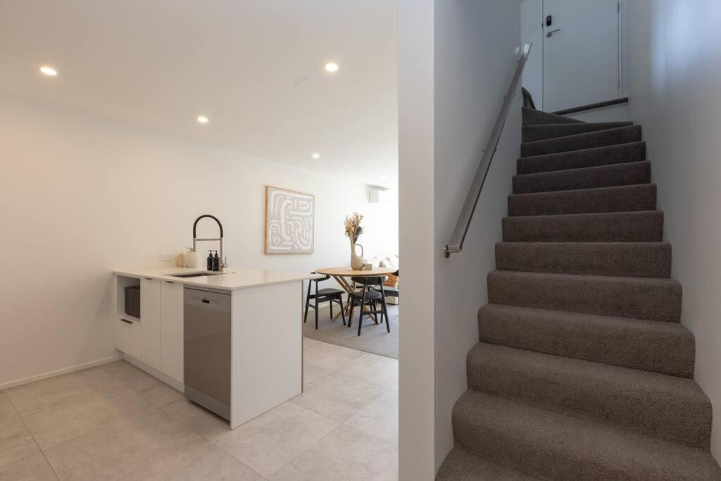 Inner City Luxury With Free Parking Christchurch Exteriör bild