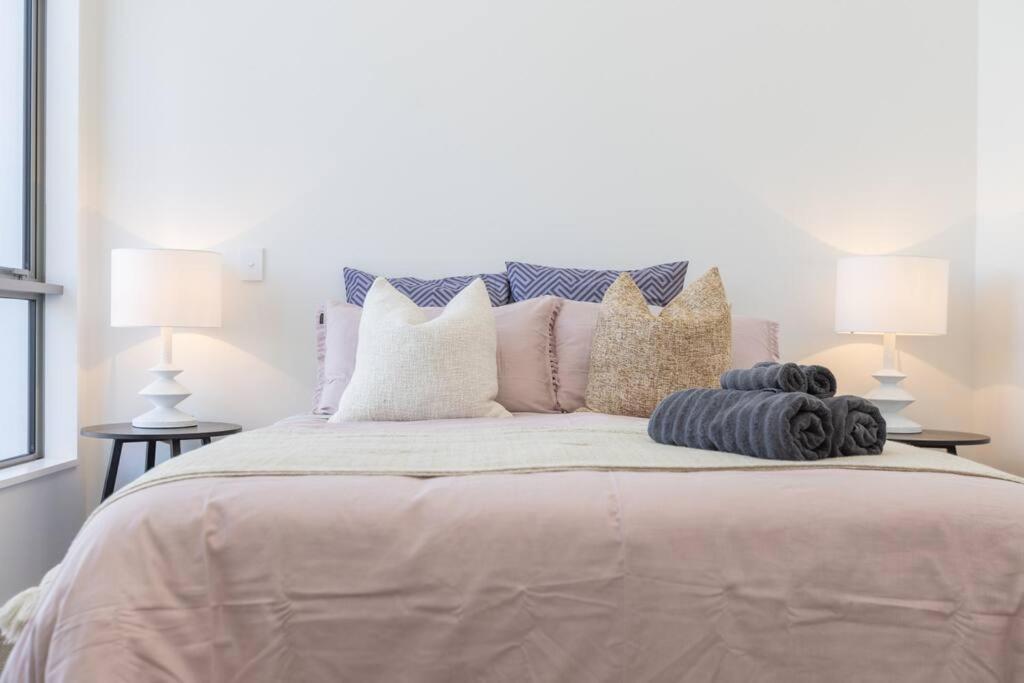 Inner City Luxury With Free Parking Christchurch Exteriör bild
