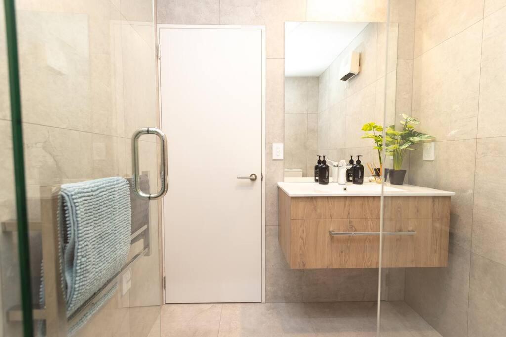 Inner City Luxury With Free Parking Christchurch Exteriör bild